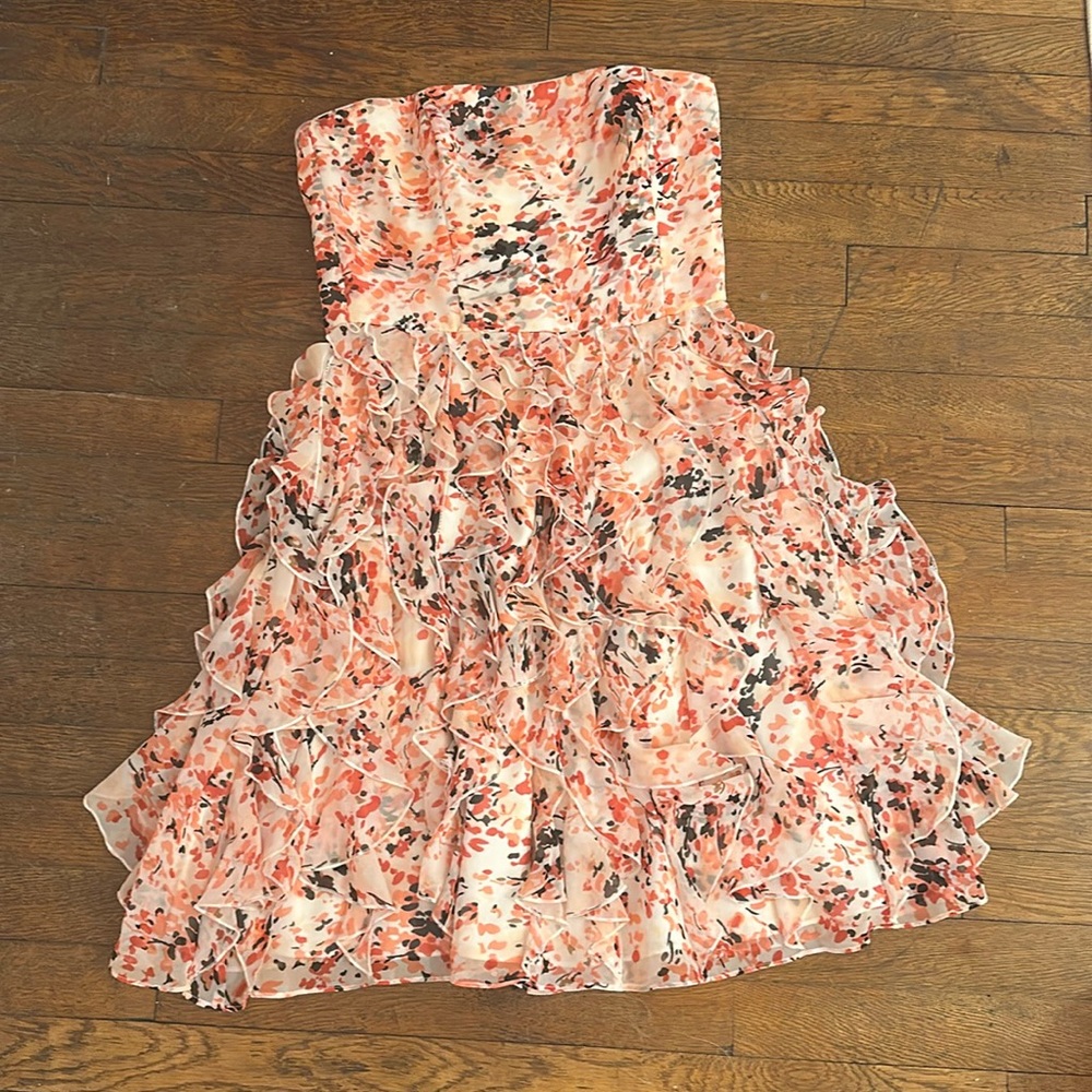 size 4 White House strapless dress, never worn, tags still attached